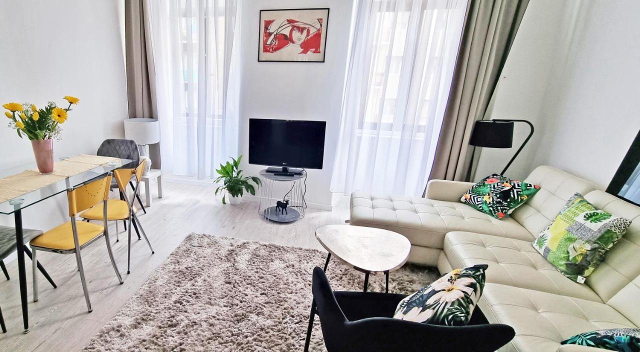 Casa Bianca - 2 Bedroom Design Apartment Triëst Buitenkant foto